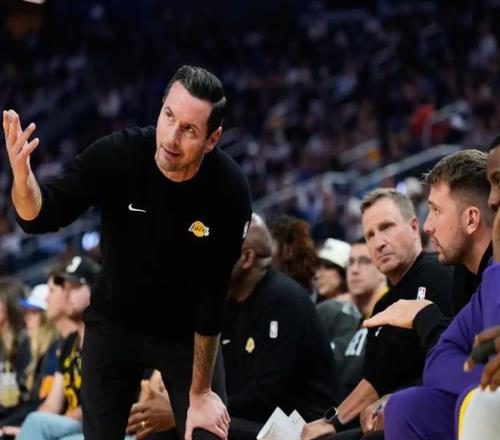 上海海港队,在亚冠东亚,强战首回合,亚博体育,亚博体育官网,亚博体育app,亚博体育下载