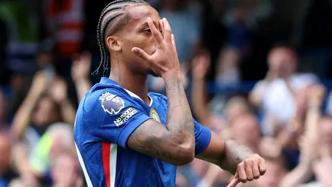 巴西名将荣耀再续！马尔基尼奥斯欧冠赛场独占鳌头，112次出场高居历史第二，紧随卡洛斯传奇步伐！